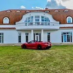 Diamondhouse & Wellness Villa Kolín